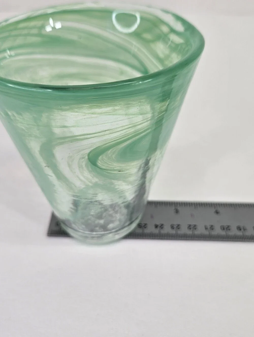 Kosta Boda Mine Green Swirl Tumbler Glass Ulrica Hydman-Vallien Sweden Art Glass